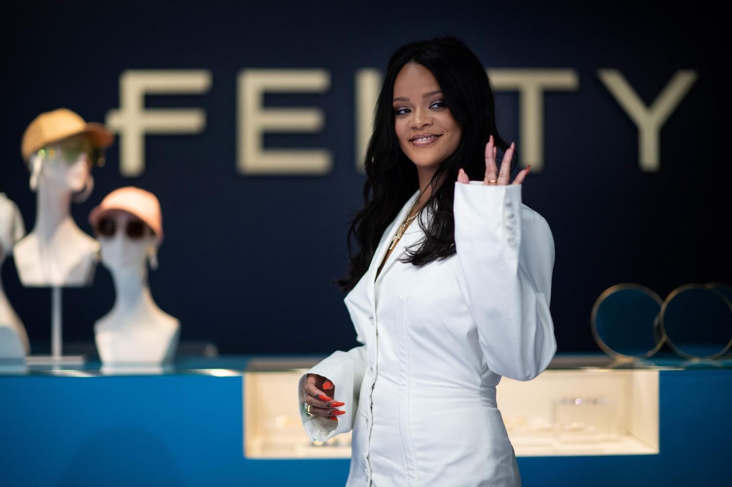 How Rihanna Became Successful and Built Her $600 Million Dollar Empire