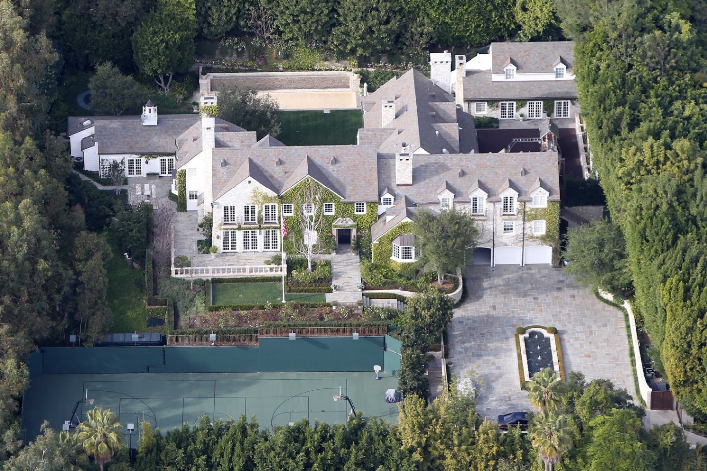 Celebrity Homes: Take A Look Inside Some Of The Most Expensive Houses In The World